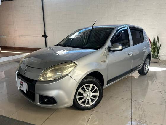 RENAULT SANDERO 1.0 EXPRESSION 16V FLEX 4P MANUAL RENAULT SANDERO 1.0 EXPRESSION 16V FLEX 4P MANUAL